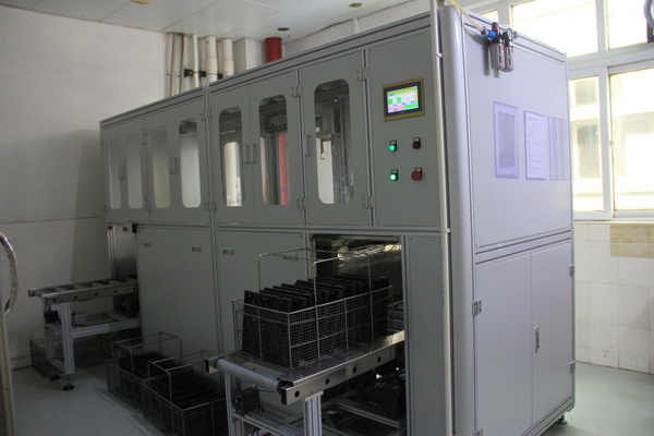 全自動(dòng)掛臂式超聲波夾具清洗機(jī)